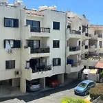 1St Floor 1St Class Pool View Apt.